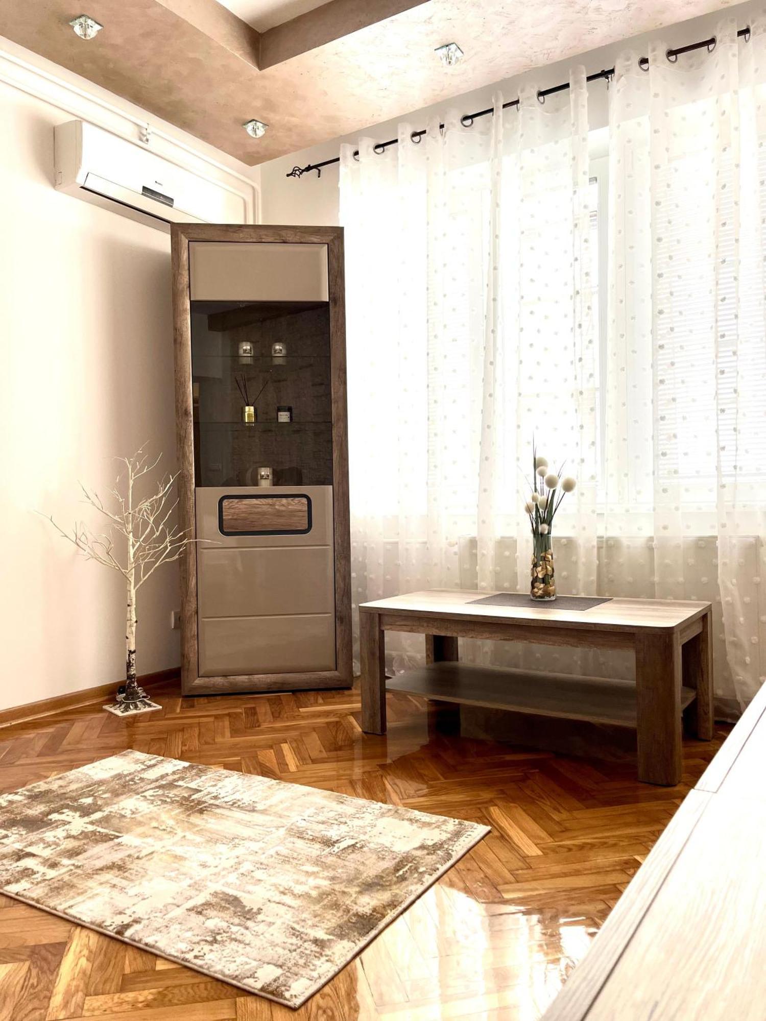 Lumo Apartment Ni Exterior foto
